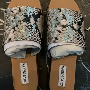 NWT: Steve Madden Karolyn Sandal
